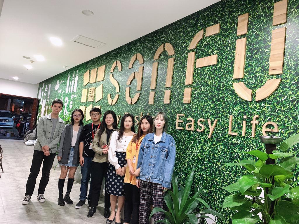 圣爵服饰有限公司